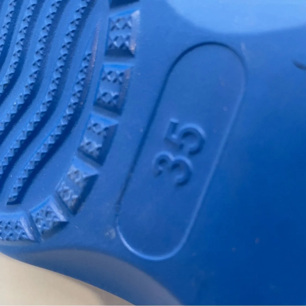 Engtoy Blue White Foam Clogs Kids Popper‎ Playful Shoes Pop It Youth Size 4 US